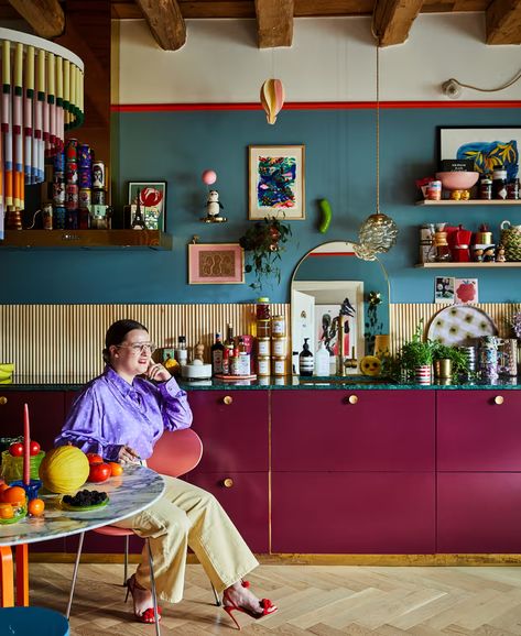 Finnish Home, Clashing Colours, Coloured Walls, Bertoia Chair, Colourful Home, Vibrant Home, Vintage Floor Lamp, White Furniture, Vintage Lamps