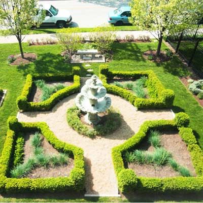 Best Curb Appeal Redo: Victorian Garden Victorian Garden Design, Victorian Garden Aesthetic, Victorian Backyard, Formal Garden Design, Parterre Garden, Victorian Gardens, Sunken Garden, Victorian Garden, Easy Landscaping