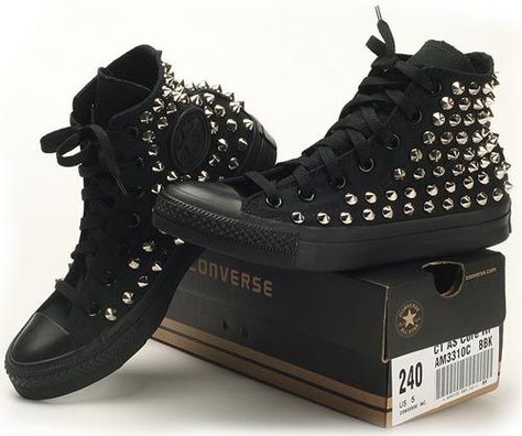 20 Amazing Sneakers for Girls Mode Rock, Estilo Rock, Moda Punk, Womens Combat Boots, Black Converse, Rock Fashion, Punk Rock Fashion, Emo Outfits, Sneakers Mode