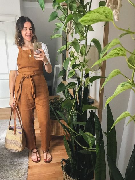 Hot Rainy Day Outfit Summer, Linen Jumpsuit Outfit, Rainy Day Outfit Summer, Rainy Day Outfit For Spring, Dungaree Outfit, Rainy Day Outfits, June Gloom, Linen Overalls, Comfortable Fits