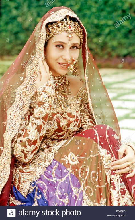 Download this stock image: south asian indian bollywood actress karishma kapoor, india, NO MR - R69N1Y from Alamy's library of millions of high resolution stock photos, illustrations and vectors. Retro Bollywood Fashion, Rajasthani Bride, Bollywood Makeup, Karishma Kapoor, Desi Wedding Dresses, Bollywood Outfits, Vintage Bollywood, Indian Aesthetic, Indian Bollywood