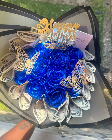 Royal Blue Bouquet, Blue Money, Ribbon Flowers Bouquet, Blue Flowers Bouquet, Money Rose, Luxury Flower Bouquets, Money Bouquet, Flower Bouquet Diy, Aesthetic Light