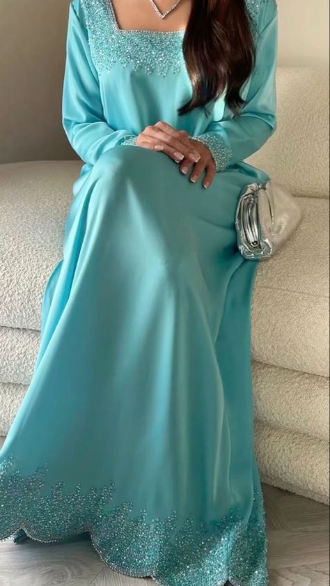 Long Sleeves Prom Dresses, Jalabia Styles, Chic Outfits Edgy, Dresses Floor Length, Pakistani Formal Dresses, Moroccan Fashion, Evening Dress Floor Length, Moroccan Dress, Modesty Fashion