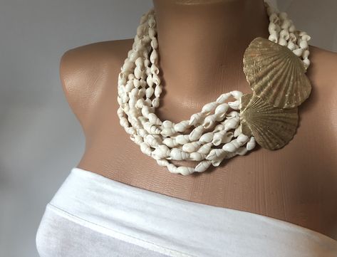 Big Shell Necklace, Sea Shell Jewelry Diy, Shell Necklace Diy, Wedding Pearl Necklace, Shell Brooch, Weddings Elegant, Big Shell, Sea Shell Necklace, Wedding Jewelry Sets Bridal Jewellery