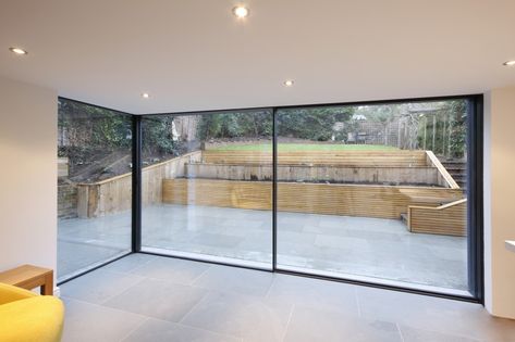 Large Glass Doors sliding into pockets Rear Extension Ideas, Minimal Windows, Sliding Doors Exterior, Corner Door, Open Plan Kitchen Diner, Glass Extension, Open Plan Kitchen Living Room, Corner Window, House Extension Design