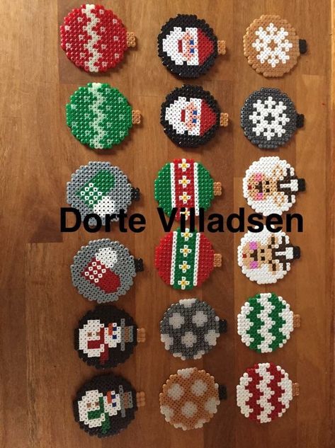 Perler Christmas Ornaments, Perler Bead Crafts, Hama Beads Christmas, Juleverksted For Barn, Bead Templates, Beads Perler, Christmas Perler Beads, Beaded Christmas Decorations, Hamma Beads Ideas