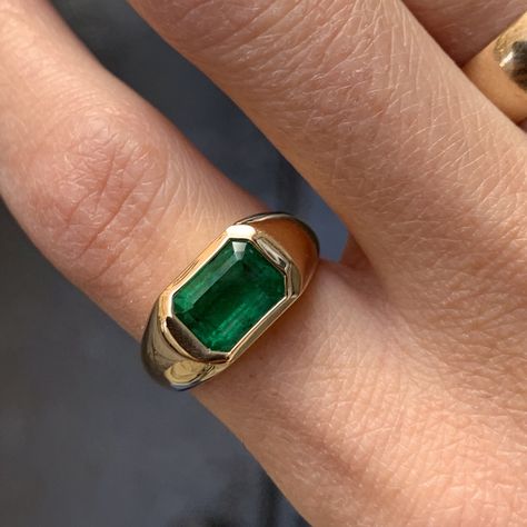 Emerald Signet Ring Men, Men Gemstone Ring, Mens Emerald Ring, Men’s Emerald Ring, Emerald Ring Design For Men, Men Stone Ring, Panna Ring, Emerald Ring For Men, Emerald Signet Ring