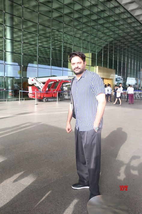 Jaideep Ahlawat Spotted At Airport In Mumbai Departure #JaideepAhlawat #Airport #Mumbai Mumbai, Jaideep Ahlawat, Airport Mumbai, Bollywood News