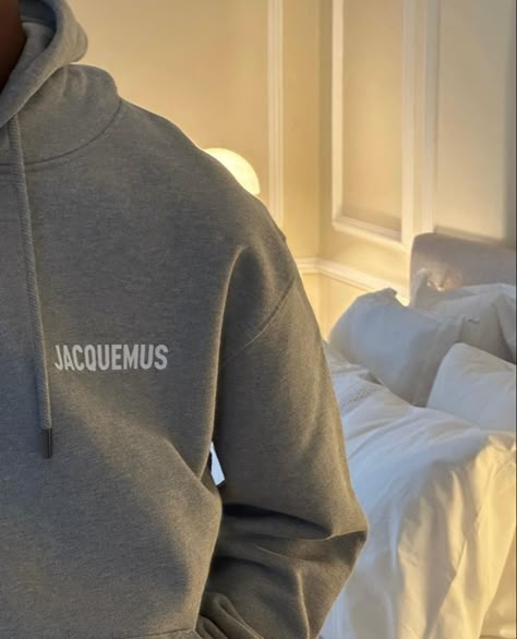 Jacquemus Hoodie, Professor Aesthetic, Outfit Hoodie, Mens Fashion Edgy, Self Portrait Poses, Ootd Men, Instagram Feed Ideas, Sporty And Rich, Stacked Jewelry