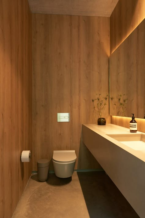 Small Bathroom Lighting Ideas, Modern Asian Interior, Small Bathroom Lighting, Modern Asian Interior Design, Japanese Bathrooms, Bathroom Lighting Ideas, Asian Interior Design, Japanese Bathroom, Japanese Toilet