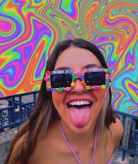 Diy Rave Sunglasses, Neon Sunglasses Aesthetic, Painting On Sunglasses, Festival Sunglasses Diy, Decorate Sunglasses With Beads, Funky Sunglasses Aesthetic, Sun Glasses Decoration Ideas, Words On Sunglasses, Glasses With Beads On Them