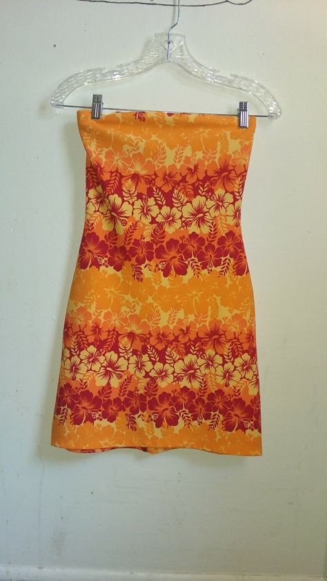 Aesthetic funky groovy trendy summer Hawaiian Dress Aesthetic, Orange Clothing Aesthetic, Hibiscus Clothes, Tropical Core Outfit, Hibiscus Outfit, Hawaiian Clothes, Hibiscus Dress, Hawaiian Outfits, Orange Hibiscus