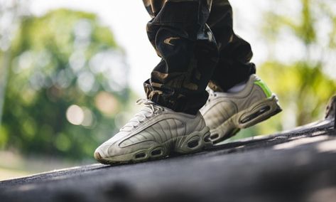 Ad: Nike Air Max Tailwind IV SP 'Sandtrap' now available via Noirfonce => http://bit.ly/2FAfhTQ  Global shipping http://bit.ly/2ZJ9aUW #muxjasper #fivedoubleues #sneaker #kicks Nike Air Max Tailwind Iv, Nike Air Max Tailwind, Athletic Models, Air Max 270 React, Sneaker Release, Nike Air Max 95, Nike Basketball, How To Slim Down, Camo Print