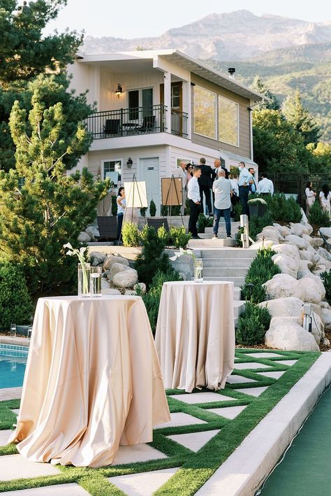 Round champagne tablecloths at a poolside summer backyard wedding at a private estate in Alpine, Utah. Photographed by Utah fine art photographer Alora Lani, this classy estate wedding photo shows guests mingling with the Utah mountains in the background. Pampas Grass Hanging, Classy Backyard Wedding, Minimal Wedding Cake, Wedding Installations, Alpine Utah, Wedding Dinner Decor, Summer Backyard Wedding, Reception Tent, Summer Reception