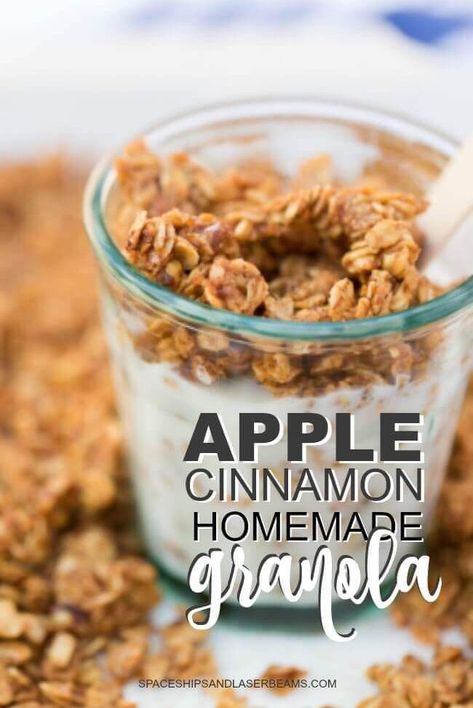 Cinnamon Granola Recipe, Apple Cinnamon Granola, Granola Easy, Apple Granola, Homemade Cereal, Granola Recipe Healthy, Cinnamon Granola, Granola Recipe Homemade, Idee Pasto