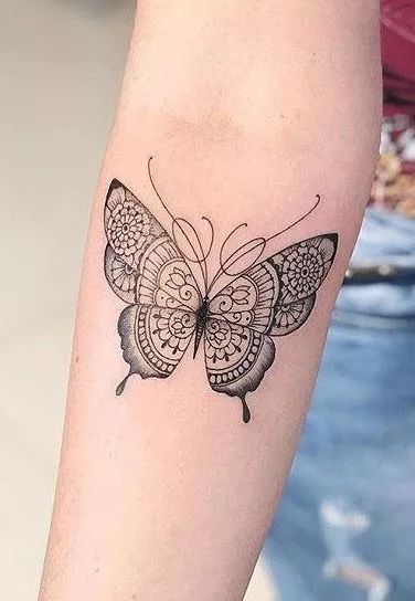 35 Beautiful Butterfly Designs and Meanings - Symbolism of the Butterfly Tattoo - On Your Journey Boho Butterfly Tattoo Designs, Yellow Butterfly Tattoo, White Butterfly Tattoo, Butterfly Thigh Tattoo, Purple Butterfly Tattoo, Unique Butterfly Tattoos, Butterfly Tattoo Meaning, Pola Tato, Small Butterfly Tattoo