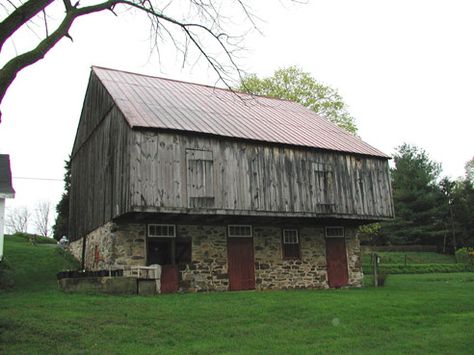 pennsylvania barn oley valley berks county-1820. Bank Barn, American Barn, Barn Pictures, Country Barns, Water Towers, Farm Buildings, Farm Barn, Chicken Coops, Red Barns