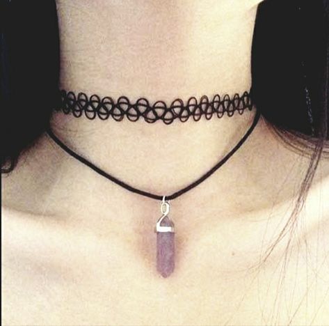 2014 Grunge, Grunge Chokers, Diy Jewelry Projects, Chocker Necklace, Jewelry Outfit, Soft Grunge, Fantasy Jewelry, Aesthetic Grunge, Pretty Jewellery