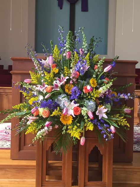 Gladiolus Arrangements Easter Church Flowers, Gladiolus Arrangements, Alter Flowers, Easter Floral Arrangement, Church Altar, Easter Flower Arrangements, Altar Arrangement, Large Floral Arrangements, Spring Flower Arrangements