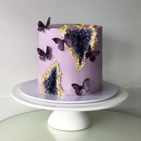 Amethyst Cake, Purple Butterfly Cake, Birthday Cake For Mom, Purple Cake, Silhouette Cake Topper, Gold Birthday Cake, 50th Cake, Geode Cake, Girly Cakes