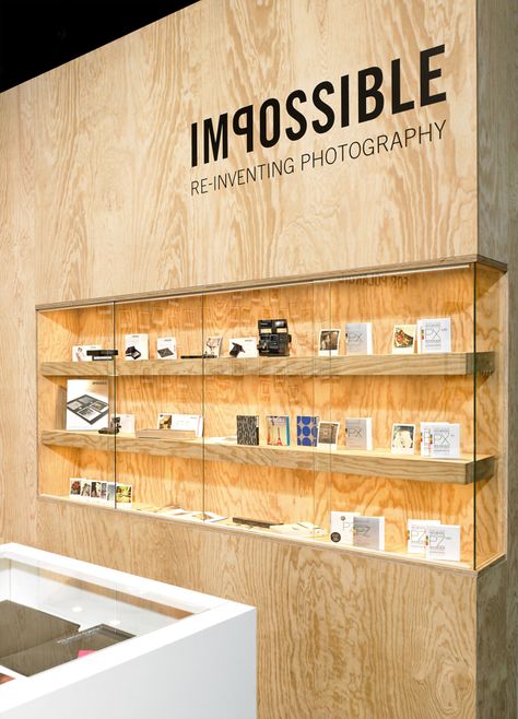 Impossible by Heine/Lenz/Zizka , via Behance Mobile Shop Design, Pharmacy Design, Retail Inspiration, Store Interiors, Counter Design, Phone Shop, Retail Store Design, Instant Film, Mobile Shop