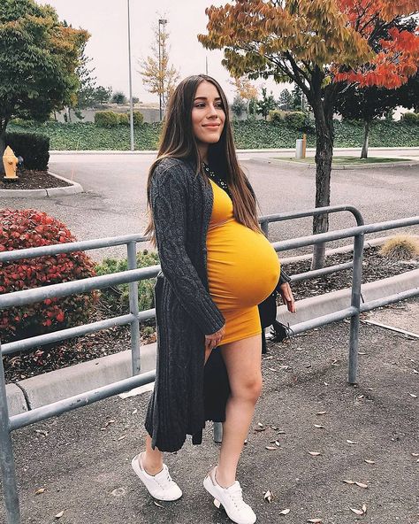 Repost from @andy_styl Outfit Pregnant, Pregnancy Belly Photos, Beautiful Pregnancy, A Pregnant Woman, Preggo Fashion, Dresses For Pregnant Women, Maternity Brands, Pretty Pregnant, Cute Maternity Outfits