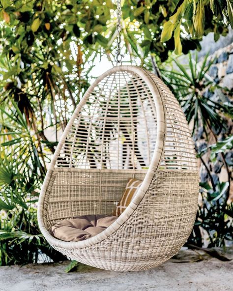 Hanging rattan chair