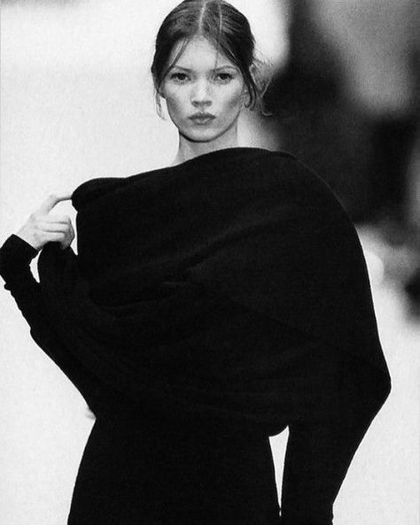 Jasmin Tookes, Supermodel Body, Kate Moss 90s, Queen Kate, Mode Editorials, 90s Supermodels, Model Lifestyle, 90s Models, Doutzen Kroes