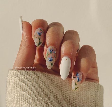 Nails Yellow, Nude Nail Designs, Her Nails, Floral Nail Art, Nagel Inspo, Cat Kuku, Nail Designs Spring, Floral Nails, Minimalist Nails