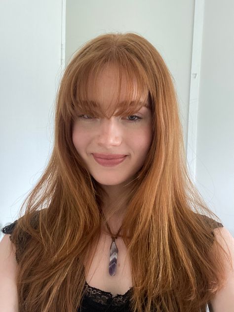 Bangs On Ginger Hair, Ginger Hair With Fringe Bangs, Gingers With Bangs, Ginger With Fringe, Ginger Hair With Wispy Bangs, Light Red Hair Natural, Fringe Ginger Hair, Foxy Red Hair, Wispy Curtain Bangs Red Hair