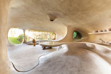 Gallery of Organic House / Javier Senosiain - 1 Organic House Design, Case Sotterranee, Arsitektur Art Deco, Architecture Cool, Casa Hobbit, Organic House, Modern Mexican, Underground Homes, Cob House