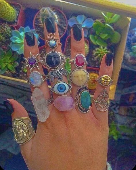 Rings Aesthetic Vintage, Romanticing Life, Fimo Ring, Hippie Fits, 00s Mode, Room Items, Crystal Vibes, Rings Aesthetic, Hippie Aesthetic