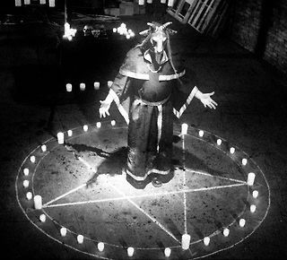 Satanism Ritual Satanic Spells, Black Magick, Occult Art, Arte Obscura, Dark Photography, Arte Horror, Coven, What’s Going On, Underworld