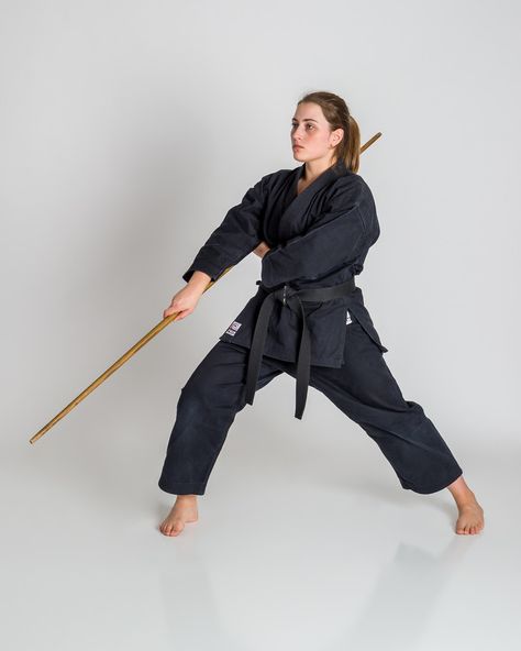 Karate Photos, Bow Staff, Samurai Clothing, Women Karate, Bo Staff, Female Martial Artists, Martial Arts Girl, Martial Arts Women, Sports Aesthetic