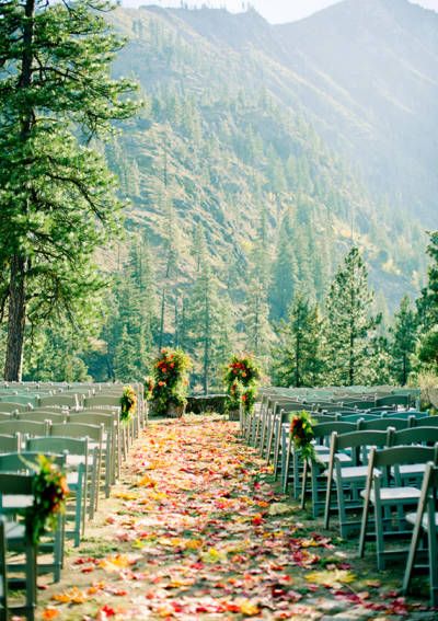 A wedding beneath the pines is the perfect way to bridge summer and winter. Katie Mai, Wedding Mountains, Wedding Aisles, Fall Wedding Venues, Bohemian Princess, Hill Wedding, Outdoor Fall Wedding, Places To Get Married, Forest Theme