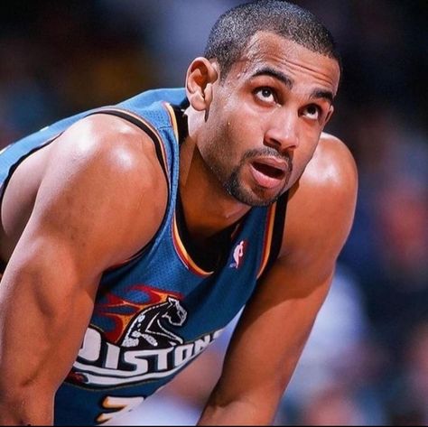 grant hill @vinylfeud 💫 Hill Tattoo, Grant Hill, Small Forward, Shooting Guard, All Star Team, Ankle Injury, Nba Draft, Nba Stars, Field Goal