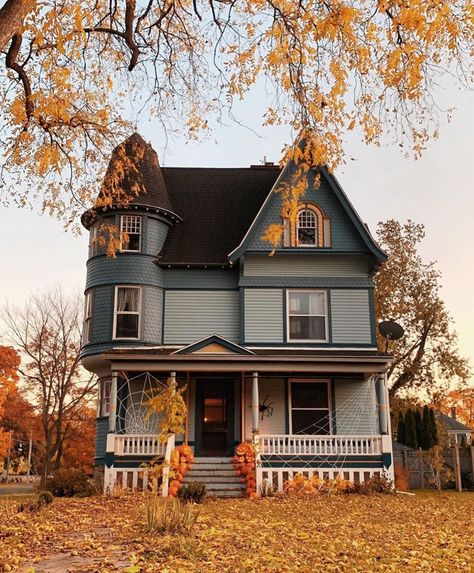 Fall🍂🍁🎃 on Instagram: “Do you decorate your house for Halloween?🏠🎃🍁 (Photo credit @holloweenhouse )” Autumn House, Spooky House, Autumn Scenery, Cute House, Favorite Season, Sims House, House Goals, Abandoned Houses, Pretty House