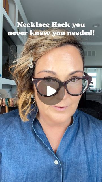 Over 50 fashion 💎 Tricia LeTempt-Gray on Instagram: "Are you a woman over 50 that loves ❤️ the layered Necklace look - but you can’t get it untangled at the end of the night —- 🥂🍷🥂 here is the necklace hack you never knew you needed - but you totally do!" How To Keep Layered Necklaces Untangled, Double Necklace Hack, Necklace Layering Hack, Layering Beaded Necklaces, Layering Necklaces Hack, Layered Necklace Ideas, How To Layer Necklaces Ideas, How To Layer Necklaces Without Tangling, Layered Jewelry Aesthetic