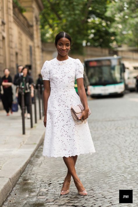 Theboyinkenzo: Genevieve Jones in Maison Valentino The Boy In... White Homecoming Dress, White Cotton Summer Dress, Short Sleeve Prom Dresses, White Homecoming Dresses, Fit And Flare Wedding Dress, Cotton Dress Summer, Elegantes Outfit, Modest Wedding Dresses, Moda Vintage