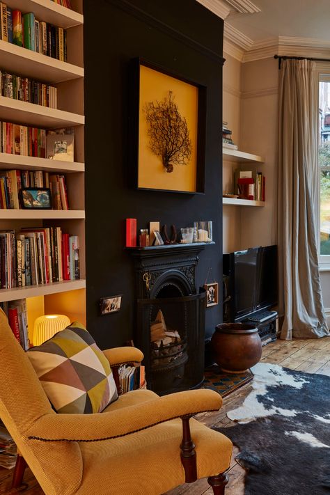 Terrace Interior, Victorian House Interiors, Brunswick Street, Victorian Living Room, Victorian Terrace House, Hannah Brown, Decoration Details, Room Images, Cosy Living Room