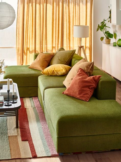 A retro living room fit for today - IKEA Customised Sofa, Cosy Sofa, Ikea Sofas, Green Couch, Retro Living Rooms, Ikea Sofa, Modul Sofa, Interior Design Elements, Mid Century Modern Living Room