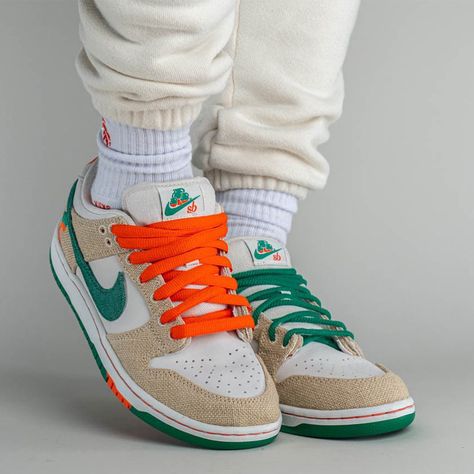 On-Foot Looks // Jarritos x Nike SB Dunk Low Jarritos X Nike Sb Dunk, Purple Basketball Shoes, Flat Shoes Men, Nike Sb Dunk Low, Sb Dunk Low, Nike Sb Dunks Low, Marken Logo, Nike Sb Dunk, Sneakers Mode