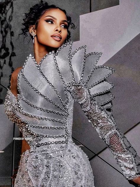 Wedding Anniversary Dinner, African Bridal Dress, Wedding Dress Sketches, Prom Inspiration, Dress Couture, Ankara Dress Styles, Best African Dresses, Lace Gown Styles