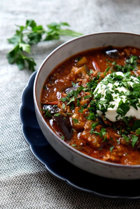 Turkish Aubergine Recipes, Aubergine Minced Meat, Turkish Healthy Recipes, Eggplant And Meat Recipes, Moroccan Eggplant Recipes, Eggplant Beef Recipes, Turkish Eggplant Recipes, Turkish Dinner Recipes, Vegetable Beef Soup Recipes