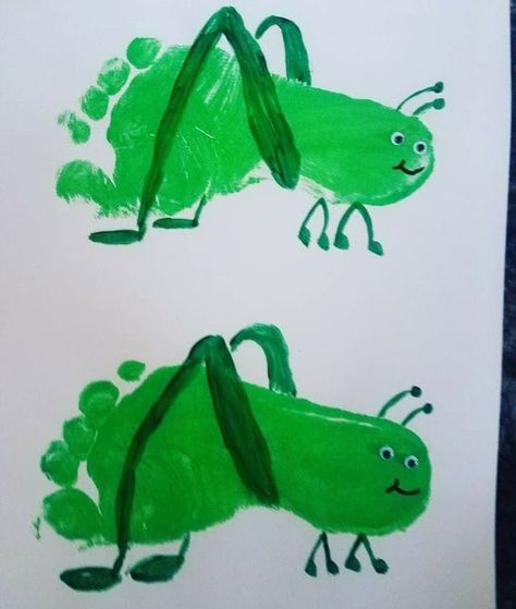 Grasshopper Footprint Art, Spring Hand Print Art, Spring Hand Print Craft, Grasshopper Handprint Art, Daycare Painting Ideas, Spring Handprint Art Preschool, Grasshopper Crafts For Toddlers, Toddler Hand Painting Ideas, Bug Infant Art