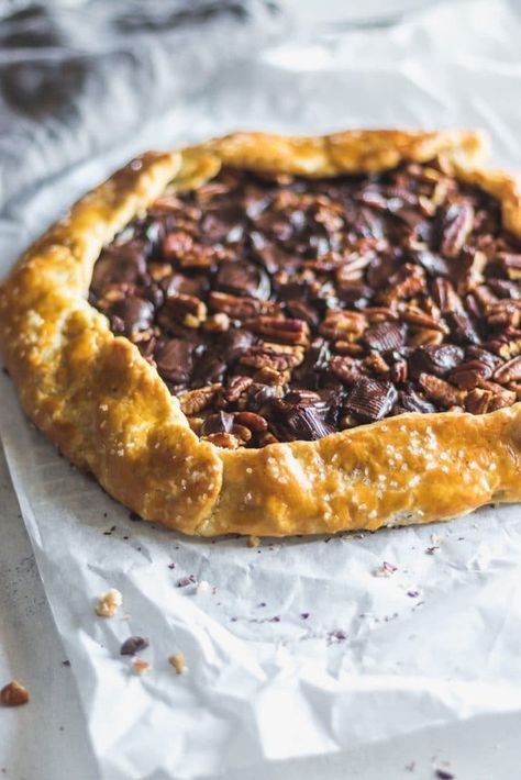 Espresso Dark Chocolate Pecan Pie Galette | A Sassy Spoon Pecan Pie Filling, Chocolate Pecan Pie, Sweet Recipes Desserts, Chocolate Pecan, Pecan Pie, Raw Honey, Chopped Pecans, Easy Food To Make, Sweet Desserts