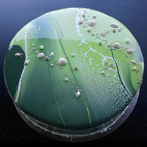 Glaze Cake, Mirror Glaze Cake, Green Mirror, Mirror Glaze, Green Mirrors, Glaze, Mirror, Cake, Green