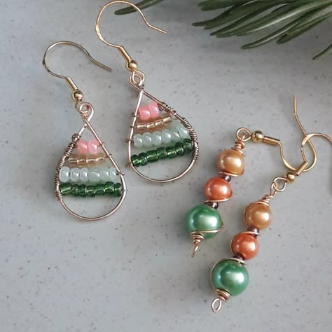 Dangle Earrings 620# 2pr Pearls & Beaded Teardrops In Golds Peaches And Greens. Glass Pearls 3 Drop Earrings. Bead Wrapped Goldtone Teardrop Earrings. Gold Plated Sterling Silver .925 Stamped Ear Hooks. Clear Earring Backings Are Included On Hook Type Settings. Pictures Are Size Measurements & Unique Vibe Details. What Hook Style Would You Like? * Aarvdarkcrochet Handmade Earrings Proudly Made In The Usa In A Little Beach Cottage In California Search Using Aardvarkcrochet To Find Sale Priced Ite Beaded Charm Earrings, Square Bead Earrings, Simple Bead Earrings, Diy Earrings Dangle, Frame Earrings, Teardrop Earrings Gold, Beaded Frame, Pearl Earrings Handmade, Neutral Earrings