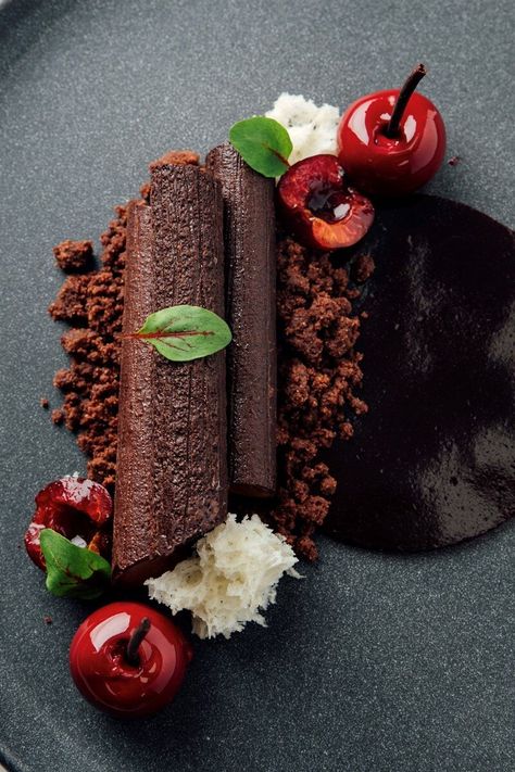 Black Forest Plated Dessert, Fall Fine Dining Desserts, Fall Plated Desserts, Fine Dining Dessert, Cake Plating, Molecular Gastronomy Plating, Fine Dining Plating, Vegan Plate, Black Forest Gateau