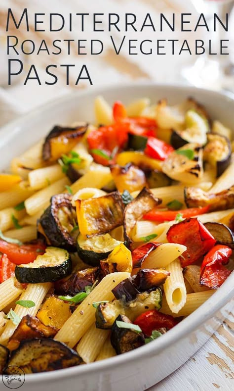 Easy Vegetarian Pasta, Vegetable Pasta Recipes, Sandwich Healthy, Vegetarian Pasta Dishes, Pepper Sandwich, Roasted Vegetable Pasta, Mediterranean Diet Food List, Mediterranean Recipes Healthy, Resep Pasta